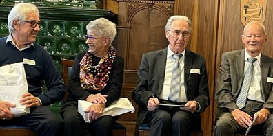 Sie feierten ihr 20-Jahr-Jubiläum (v.l.): Enrico Andreossi, Ruth Frischknecht, Gustav Luks und Willi Schürch.