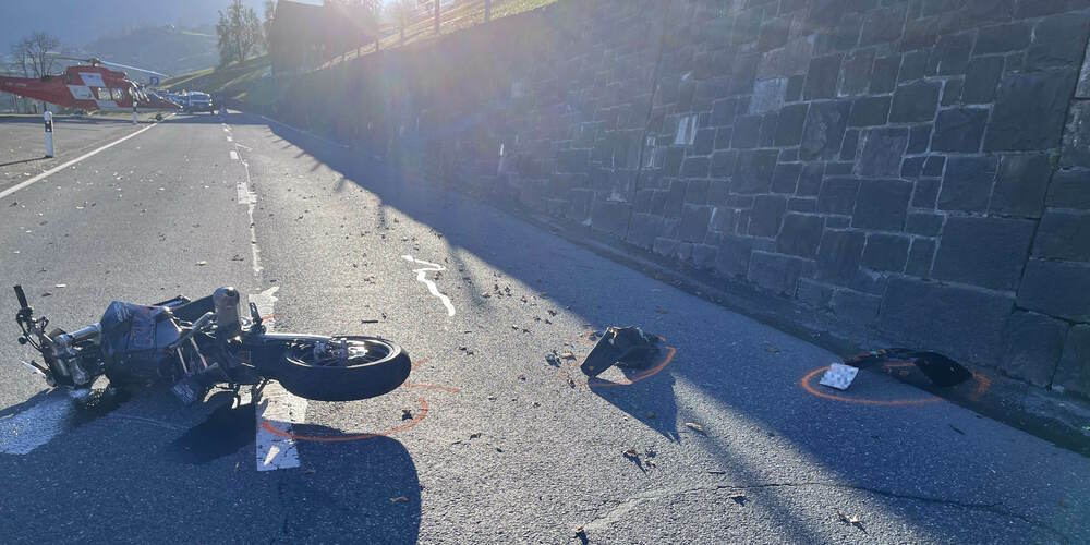 Der 20-Jährige verletzte sich beim Unfall unbestimmt.