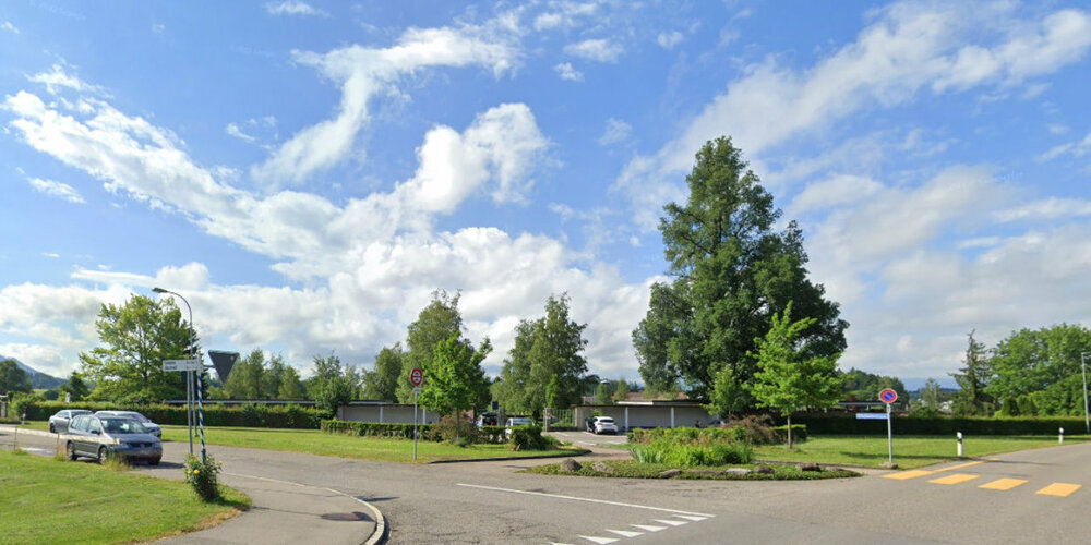 Am 15. Januar 2024 fahren die Bagger beim Friedhof Wetzikon auf. Bis Sommer 2025 soll der Erweiterungsbau fertig sein. (Archivbild)