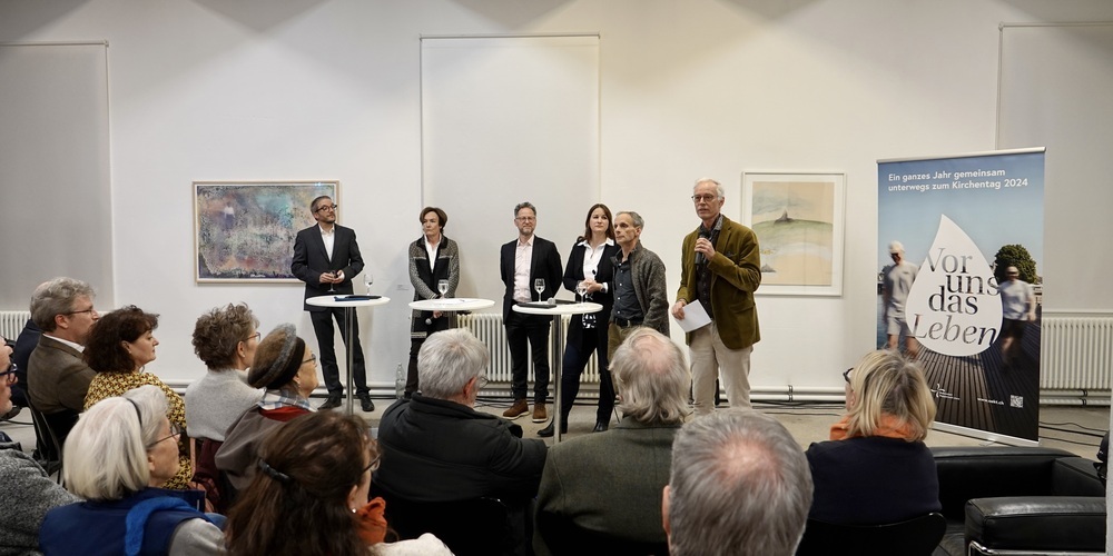 Podiumsdiskussion zum Thema: «Wirtschaft, Ethik und Gewinn – und die Frage nach dem wahren Glück» 