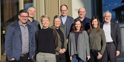 Im Bild v. l. Kantonsrat Marc Flückiger, Christof Züger, Yvonne Keller, Cornelia Kunz, Regierungsrat Marc Mächler, Nadja Heuberger-Stengel, Regierungsrat Beat Tinner, Sabine Plank-Sigg und Kantonsrat Andreas Widmer.