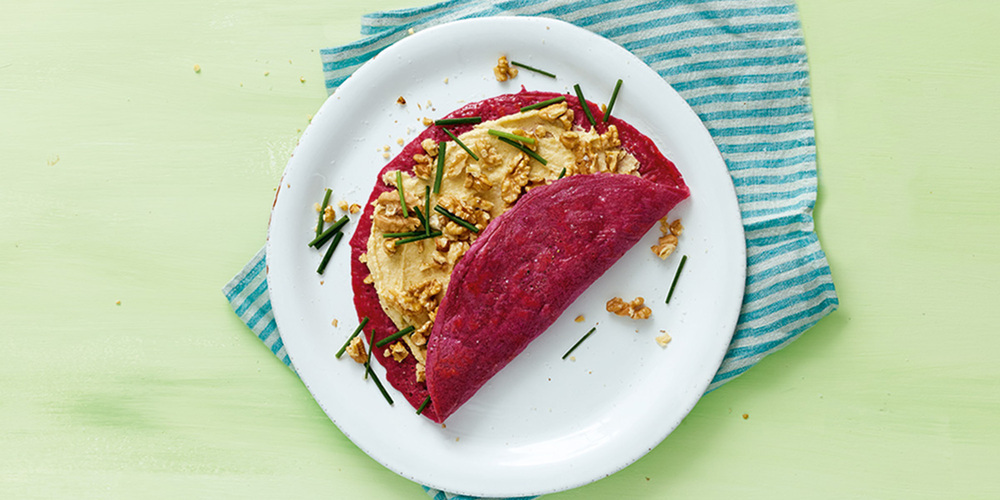 Randenomelette mit Hummus-Nuss-Füllung.