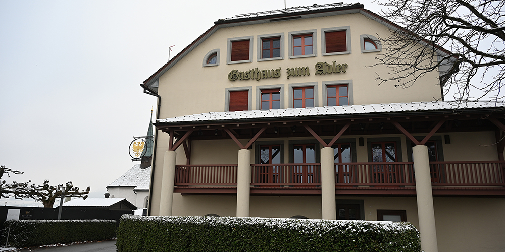 Das Gasthaus zum Adler in Hurden wird abgerissen. An seiner Stelle kommt ein Wohnhaus mit Konferenzraum zu stehen. 