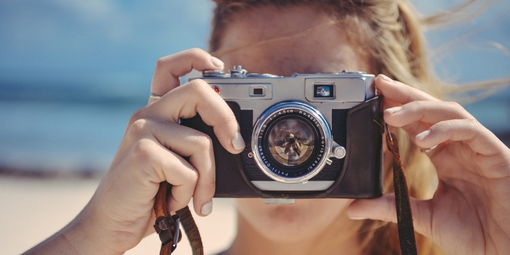 Schickt die Fotos das ganze Jahr über bis zum 31. Dezember 2024 an die unten aufgeführte E-Mailadresse.