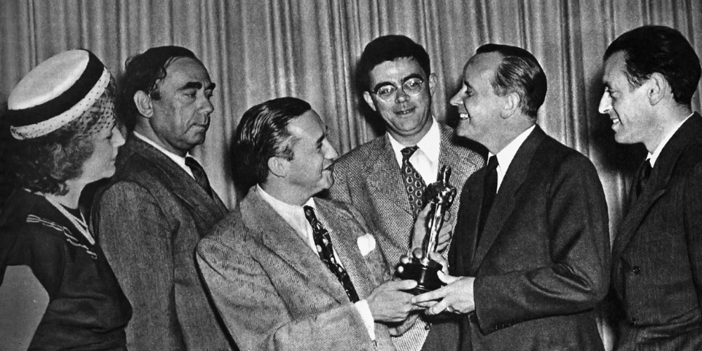 Lazar Wechsler, Richard Schweizer und Leopold Lindtberg bei der Oscar-­Übergabe im Jahr 1946 für den Film «Marie-­Louise».