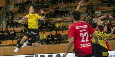 In der neuen Spielzeit wird David Knezevic (links) weiterhin für den TSV St. Otmar fliegen.