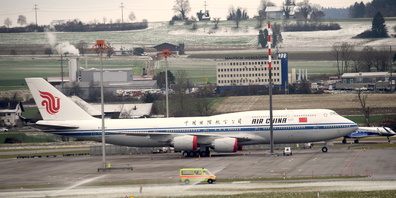 Einst Highlight für Spotter, inzwischen in Zürich selten geworden: die Boeing 747 «Jumbo Jet». Hier die Maschine des chinesischen Ministerpräsidenten Li Qiang.