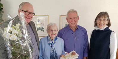 Jon Fadri Huder, die Jubilarin Verena Wickli, Markus Maier und Rita Kägi Feller (von links).