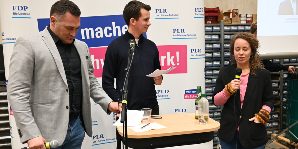 (v.l.n.r.) Rentenvorlagen-Podium mit FDP-Nationalrat Marcel Dobler (Rapperswil-Jona), Jungfreisinnigen-Präsident Joel Mäder und SP-Kantonsrätin Karin Hasler.