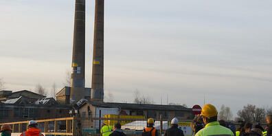 Die Zwillingskamine auf dem Raduner Areal in Horn vor der Sprengung im November 2015 (Archivbild)(KEYSTONE/Gian Ehrenzeller)