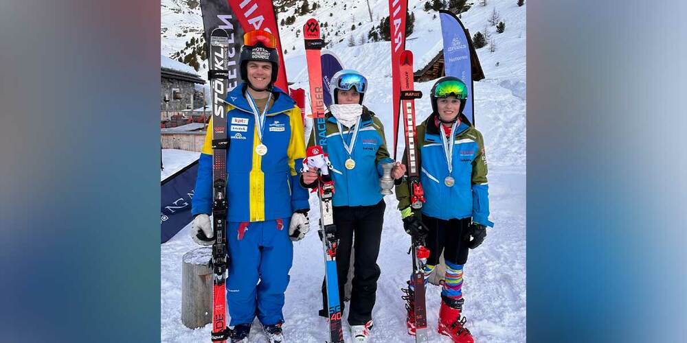 (v.l.n.r)  Bündner Meisterschaft: 2. Rennen Timo Hartmann Rang 1 (2.von links) ValerioBaracchi, Vize-Bündner-Meister U16  Lia Elsa Bündner-Meisterin U16 Timo Hartmann Vize-Bündner- Meister U14