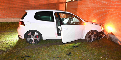 Die wilde Flucht endete in einer Hausmauer.