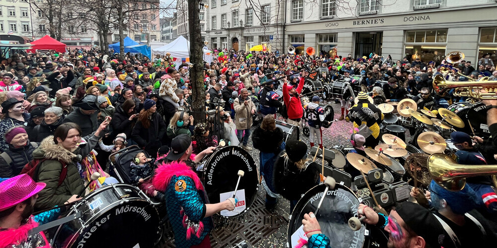 Konfettiregen, Trommelwirbel und Blasorchester – das Fasnachtskommittee zieht eine positive Bilanz der St.Galler Fasnacht 2024.
