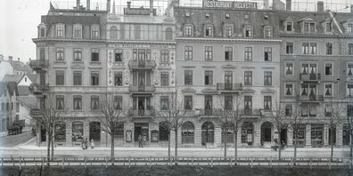 Das Fotoatelier Schucht befand sich an der Kasernenstrasse. Das Foto entstand zwischen 1894 bis 1898.