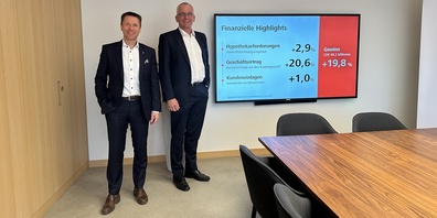 Marcel Helfenberger, Präsident des St.Galler Verbands der Raiffeisenbanken, und Ernst Locher, Finanzvorstand des St.Galler Verbands der Raiffeisenbanken 