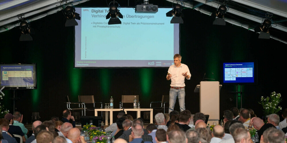 Der Epidemiologe Marcel Salathé am ersten DCONO 2023 in Gais.