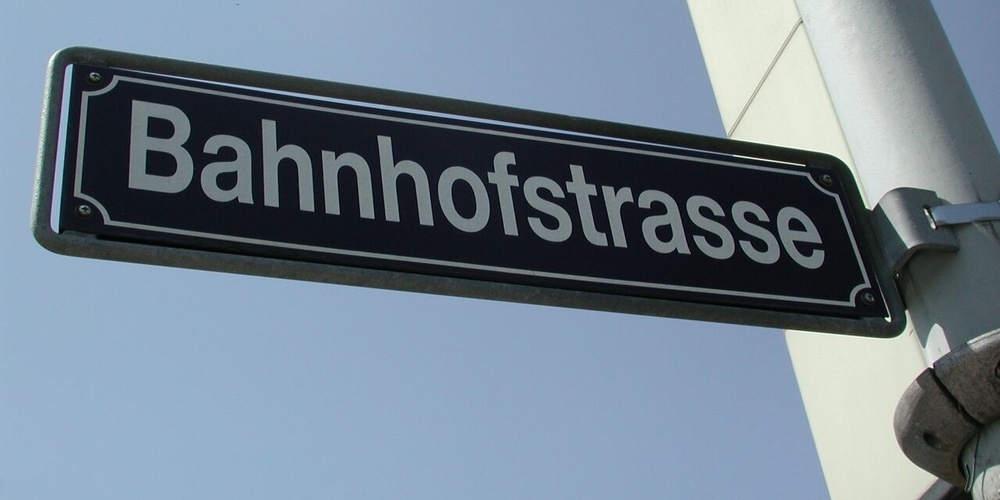 Ein Postulat fordert einen motorfreien Erlebnistag entlang der Bahnhofstrasse in Wetzikon. (Achivbild)