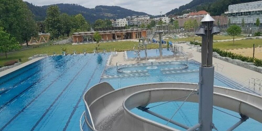 Für das Schwimmbad wurden Arbeiten vergeben. 
