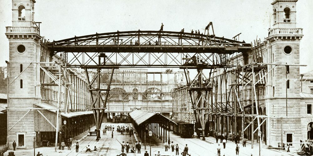 Die Eisenbahn als Motor für das Land: Der Neubau des Hauptbahnhofs im Jahr 1867.