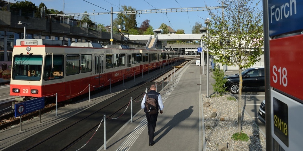 Der Bahnhofraum Forch soll aufgewertet werden. (Archivbild)