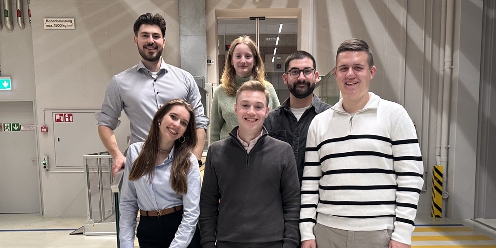 Neu gewählter JFSG-Vorstand: (1. Reihe v.l.n.r.) Livia Fischer, Alessio Vaninetti und Lorenzo Friedli, (2. Reihe v.l.n.r.) Oliver Wick, Sina Engel und Leon Amno. 
