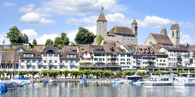 Blick auf den Hafen und Teile der Altstadt Rapperswils.
