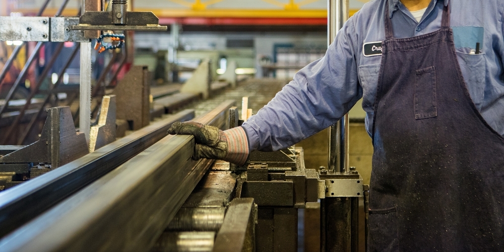 In Industrie und verarbeitendem Gewerbe war der Anstieg mit 10 Prozent zum Vorjahr weniger stark als im Dienstleistungssektor. (Symbolbild)