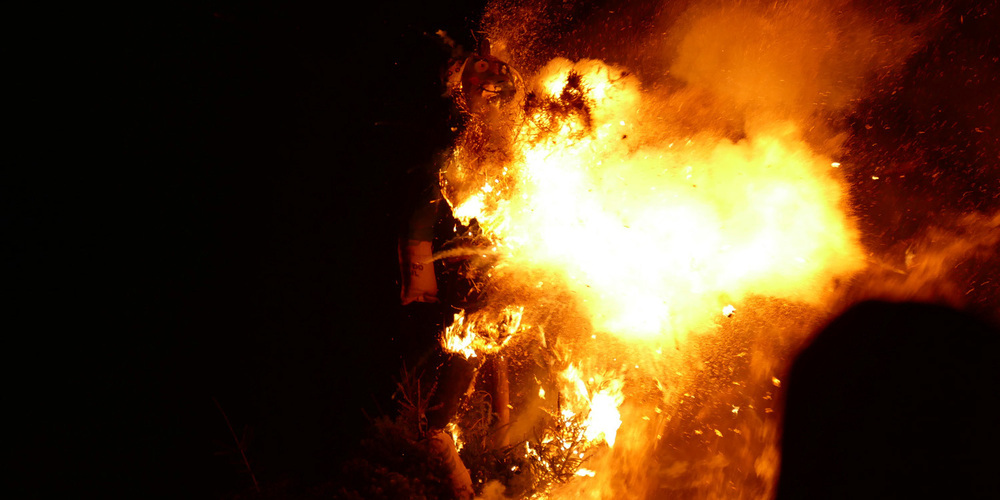 Der Böögg hielt den Flammen gerade einmal knapp zehn Minuten stand.