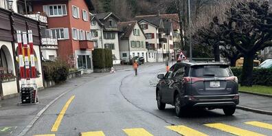 Die betagte Fussgängerin wurde in Weesen SG auf einem Zebrastreifen auf der Hauptstrasse angefahren.
