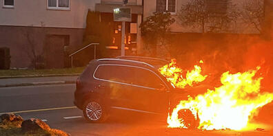 In Emmen fing am Mittwochabend ein Auto Feuer.