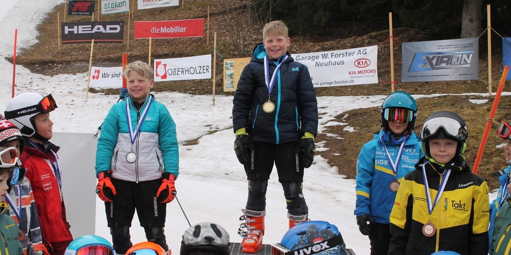 Doppelsieg für den Skiclub Goldingen in der Kategorie JO Kids Knaben mit Platz 1 für Fabio Dönni und Platz 2 für Livio Dönni.
