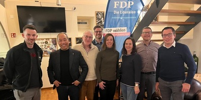 FDP-Kantonsratskandidatinnen und -kandidaten v.l.: Amir Ibrahimi, Jigme Shitsetsang, Andreas Widmer, Marc Flückiger, Sabine Plank-Sigg, Nadja Heuberger-Stengel, Beat Ziegler und Yves Beutler.