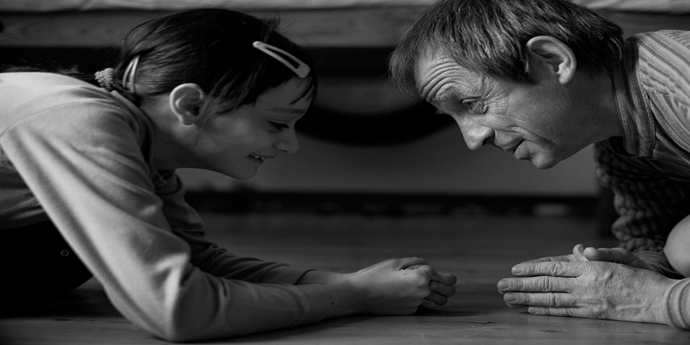 Der Impulsabend mit dem Musiktherapeuten Wolfgang Fasser (r.) startet mit einer Film-Doku und bietet danach eine Plattform für Gespräche und Fragen.
