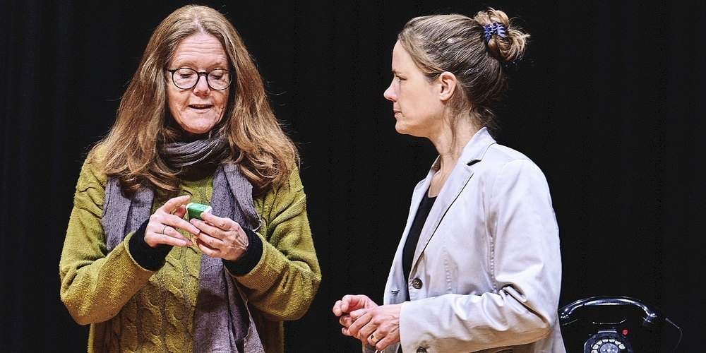 Brigitte Schmidlin (links) führt bereits zum fünften Mal Regie bei der Theatergruppe Friesenberg.