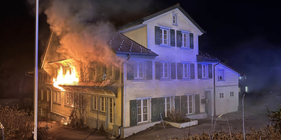 In Arnegg brannte die Fassade eines leerstehenden Wohnhauses.