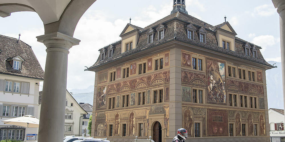 Im Kanton Schwyz wird über ein Steuer-Rückerstattungsverfahren debattiert. (Archivbild)