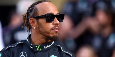 Neu ein Roter: Superstar Lewis Hamilton.