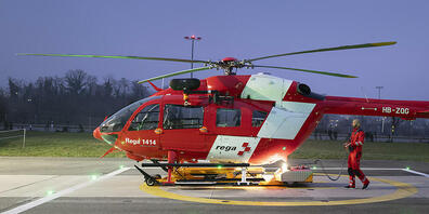 Ein Nachtskifahrer im Skigebiet Flumserberg musste nach eine Kollision mit einem Motorschlitten mit einem Rega-Helikopter ins Spital geflogen werden. (Symbolbild)