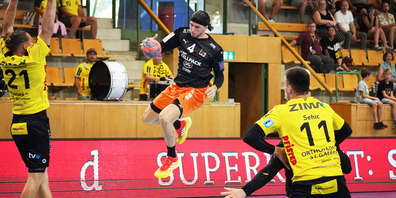 Die Kadetten (hier: Mehdi Ben Romdhane) starten morgen in St. Gallen wieder in den Liga-Alltag. 