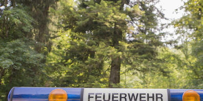 In einem Mehrfamilienhaus in Luzern ist am Sonntagabend ein Feuer ausgebrochen. Drei Personen wurden laut Polizei mit Verdacht auf Rauchgasvergiftung ins Spital gebracht, insgesamt mussten 17 Personen evakuiert werden. (Symbolbild)