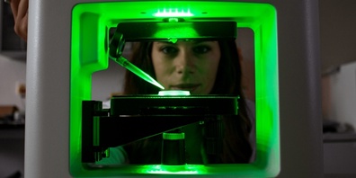 Digitale holotomographische Mikroskopie: Empa-Forscherin Talia Bergaglio analysiert die Veränderungen lebender roter Blutkörperchen in Echtzeit.