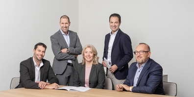 sgpk-Geschäftsleitung (v.l.n.r.): Christian Hautle (Leiter Bereich Finanzen & Support), Stefan Schäfer (Geschäftsführer, Vorsitzender der Geschäftsleitung), Ursula Peyer (Leiterin Bereich Vorsorge), Mesut Schmid (Leiter Bereich Immobilien), Walter Friedlein (Leiter Bereich Kapitalanlagen).