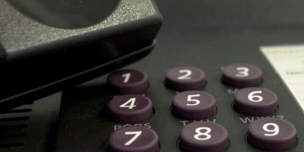 Der Kanton Zürich lanciert eine neue Anlaufstelle für Kinder und Jugendliche in akuten psychosozialen Krisen: Die "mobile Intervention" berät unter anderem per Telefon, per Video, zuhause oder in der Schule.  (Symbolbild)