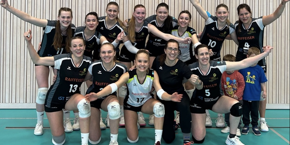 Oben v.l.: Tamina Kessler, Mia Ilic, Jil Joos, Alina Marty, Annouk Erni, Daria Ilic, Cosima Wildberger, Marina Gähwiler; unten v.l.: Catrina Häseli, Alena Bollhalder, Kimi Schnegg, Corina Hinder, Leslie Betz.