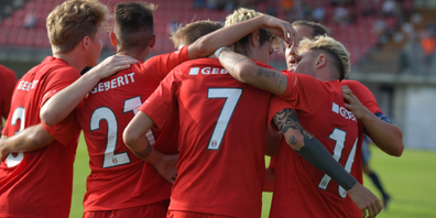 Der Jubel nach dem 2:2. Gefeiert wird die Teamleistung und der Schütze Yanik Frick.