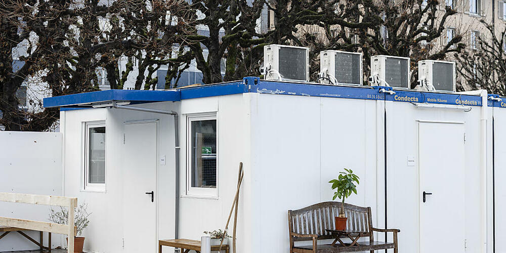 Zurzeit befindet sich die Kontakt- und Anlaufstelle für Drogenkonsumierende auf dem Zürcher Kasernenareal in einem Container-Provisorium. (Archivbild)