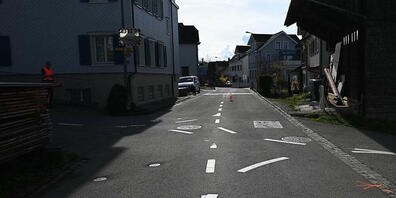 In Mogelsberg SG wurde ein neunjähriges Kind beim Zusammenstoss mit einem Auto schwer verletzt.