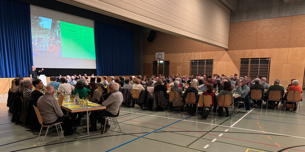 Die 130 Ortsbürger trafen sich in der Mehrzweckhalle Kirchenfeld.