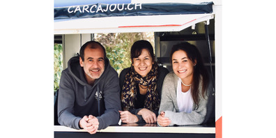 Rahel (Mitte) und Beat Junker übernehmen neu mehr Verantwortung im Carcajou. Die bisherige Inhaberin und Betriebsleiterin, Anina Haltiner, bleibt weiterhin an der Firma beteiligt.