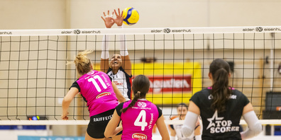 Das Kader von des NLA-Teams von Raiffeisen Volley Toggenburg steht.  (Symbolbild)